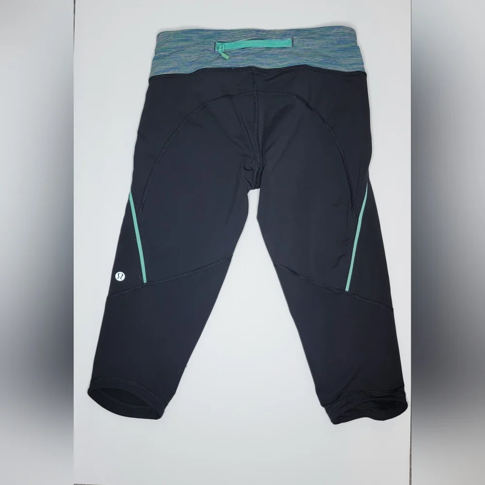 Lululemon Run Excel Capri 3/4 Green Stripes Leggings 4 - Picture 2 of 8